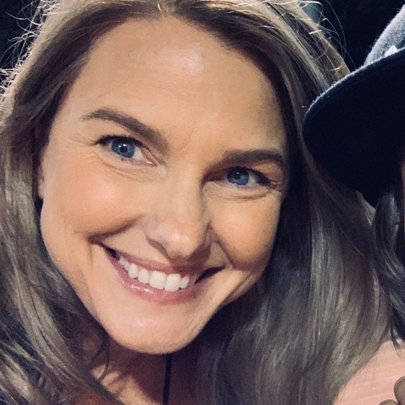 Meet your Posher, Melissa - Picture 1 of 1